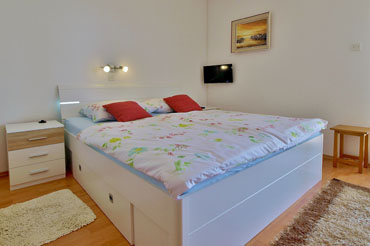 Anamari Apartments, Double bedroom