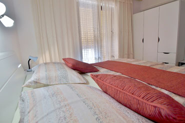 Anamari Apartments, bedroom with double bed