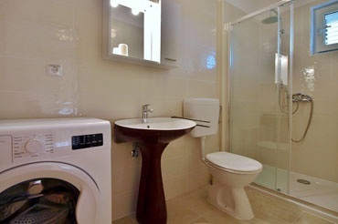 Anamari Apartments, bathroom, shower, washing machine