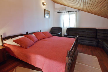 Anamari Apartments, bedroom