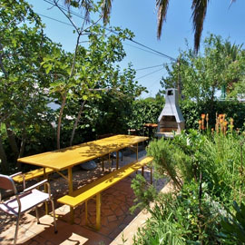 Anamari Apartments, garden, seating area and barbecue in the garden
